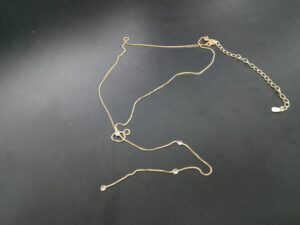 Colar Gravata Micro Zircônia Dourado - (Código do produto L84Ex)