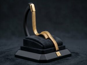 Brinco Micro Zircônia Dourado - (Código do produto L42Ex)