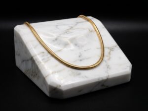 Choker Malha Roliça Lisa Dourado - (RR68)
